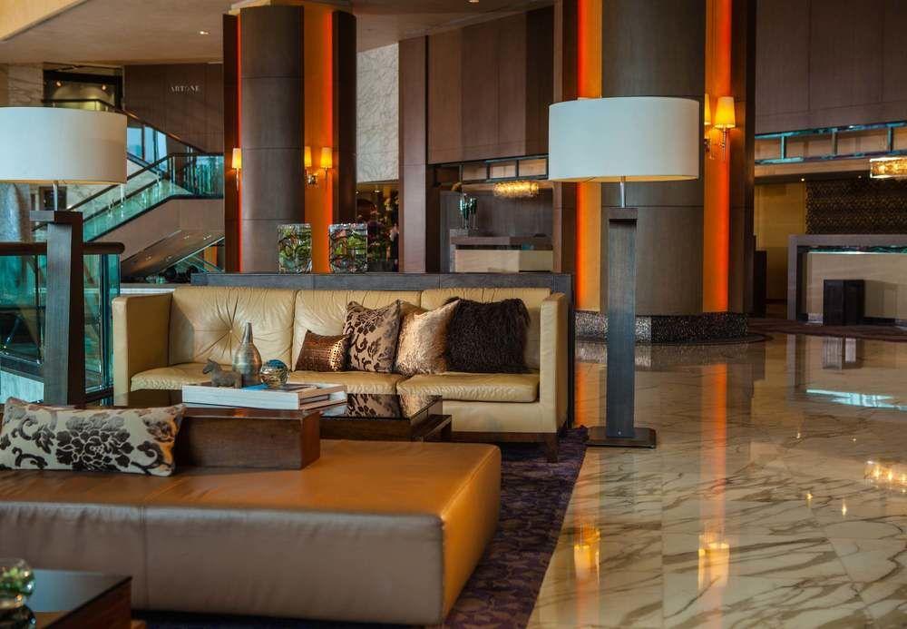 Renaissance Hong Kong Harbour View Hotel Exterior photo Lobby