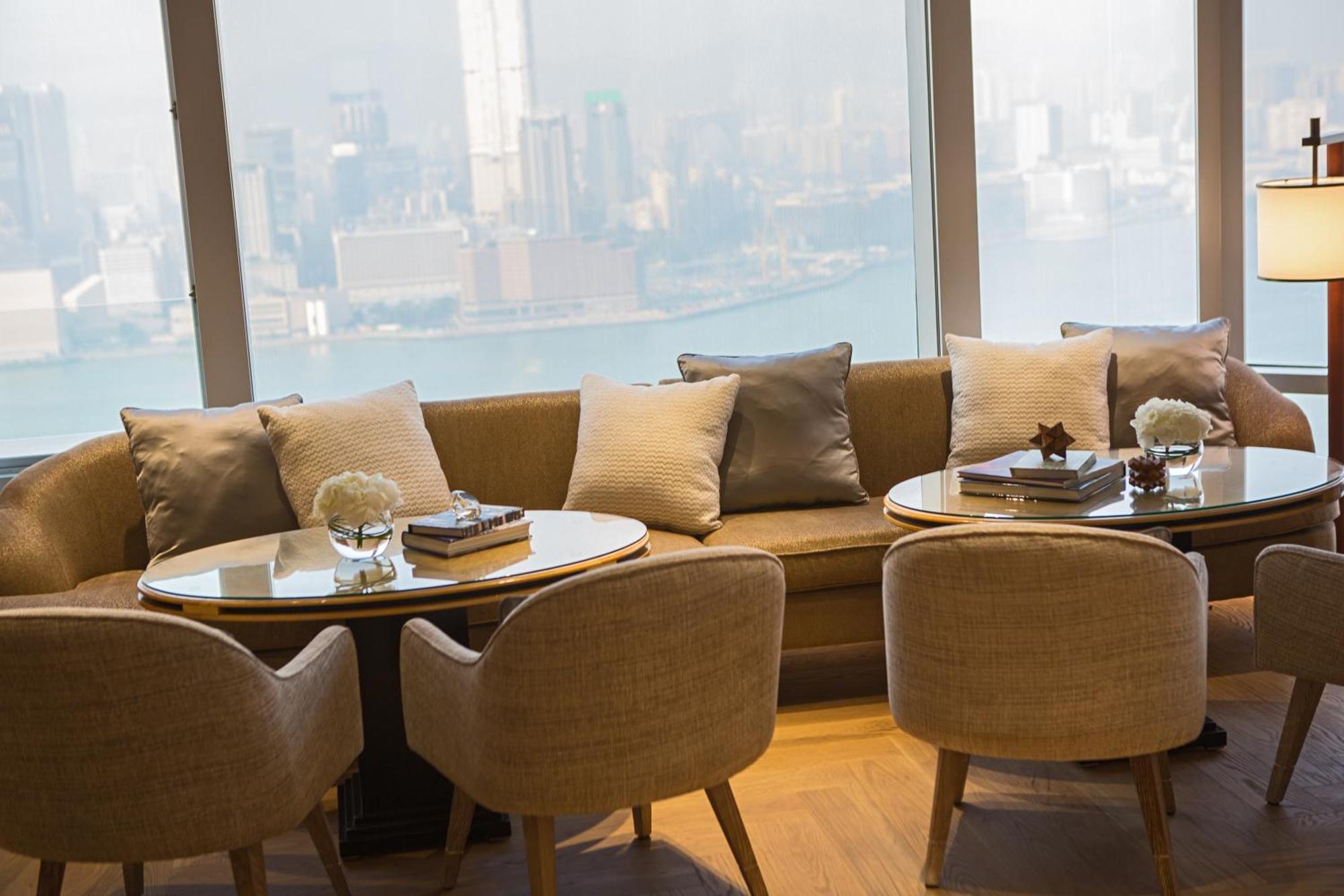 Renaissance Hong Kong Harbour View Hotel Exterior photo The Club lounge at Hong Kong International Airport