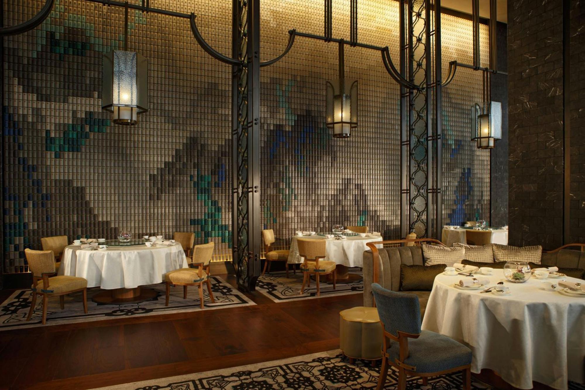 Renaissance Hong Kong Harbour View Hotel Exterior photo Interior of the restaurant