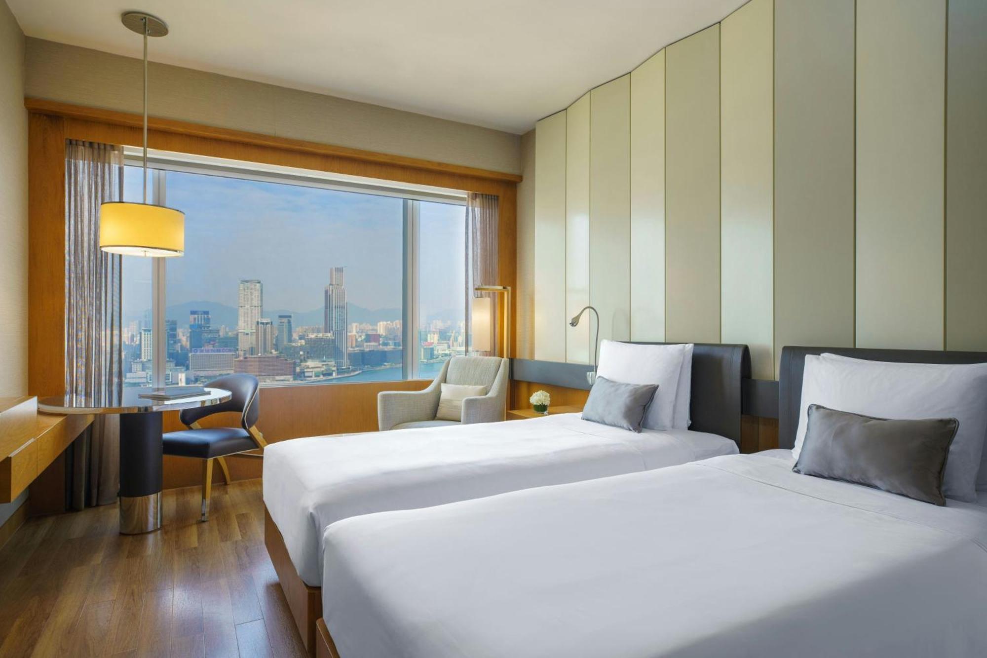 Renaissance Hong Kong Harbour View Hotel Exterior photo Deluxe Room
