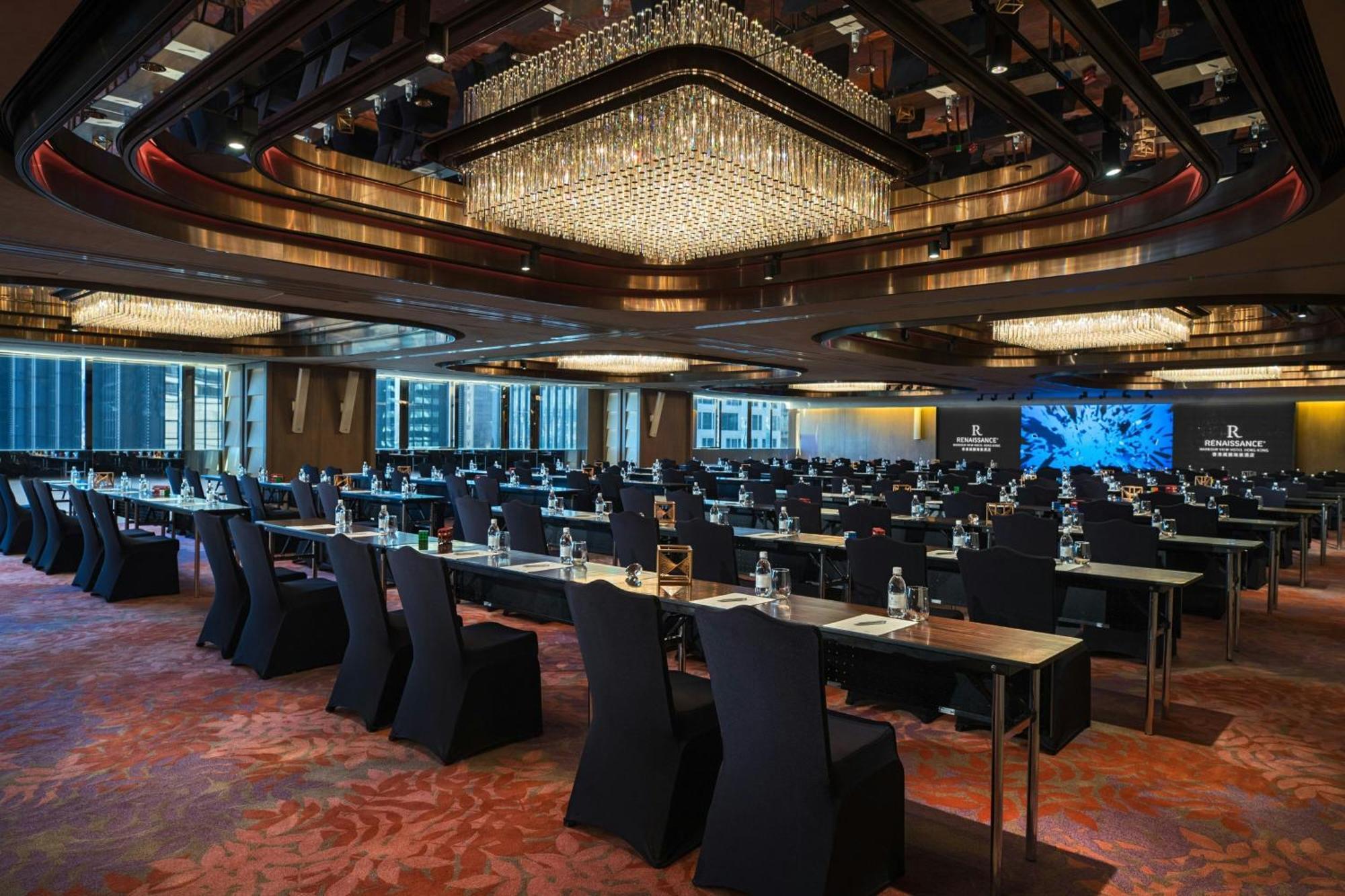 Renaissance Hong Kong Harbour View Hotel Exterior photo The 2018 World Economic Forum Annual Meeting