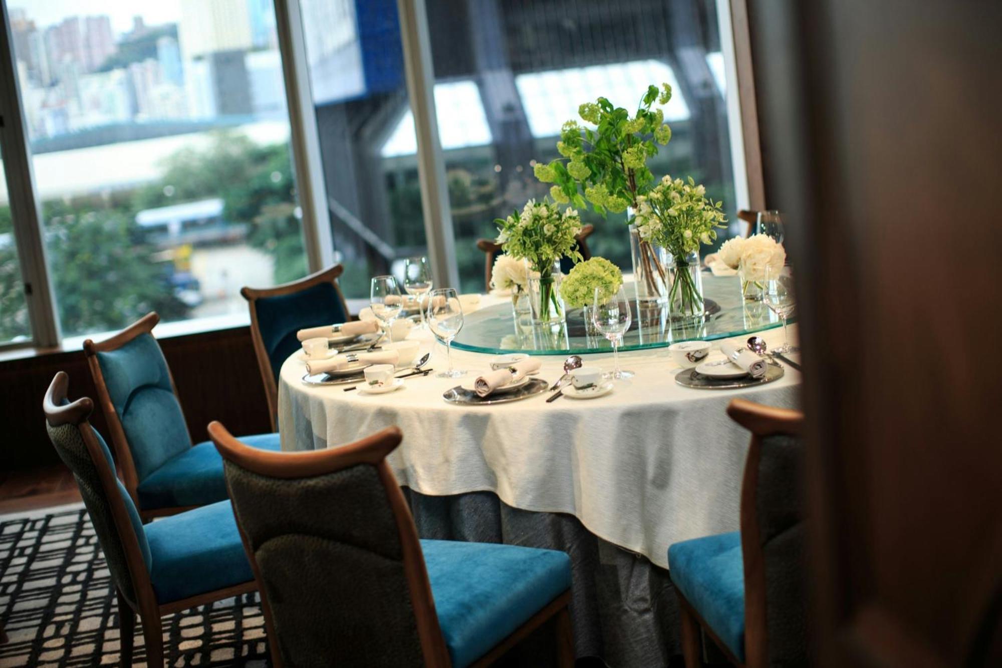 Renaissance Hong Kong Harbour View Hotel Exterior photo A table set for dim sum