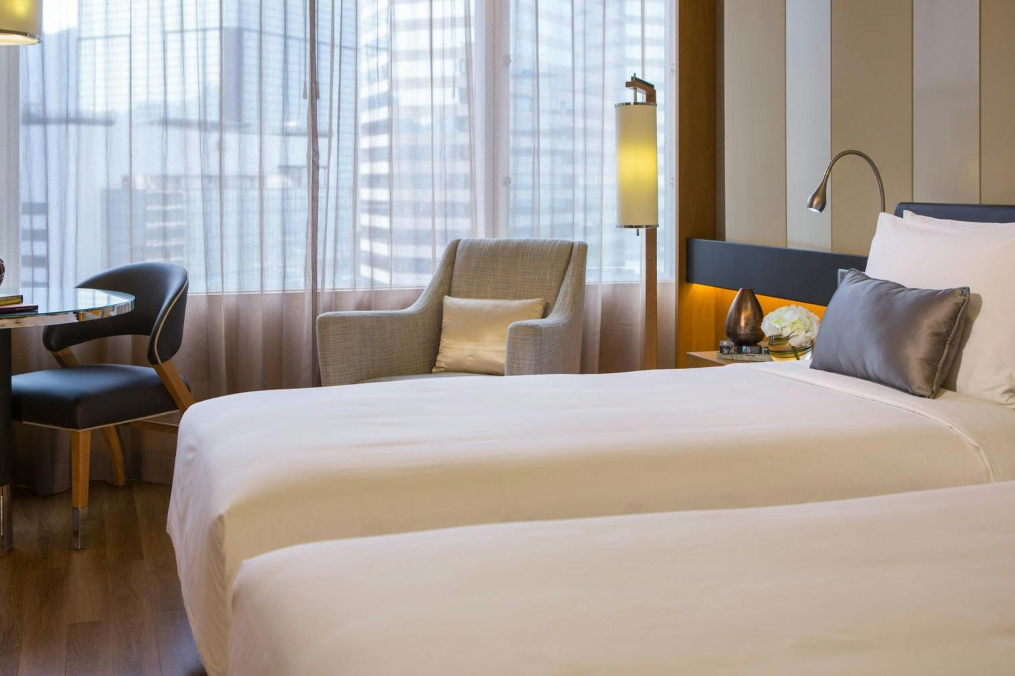 Renaissance Hong Kong Harbour View Hotel Exterior photo