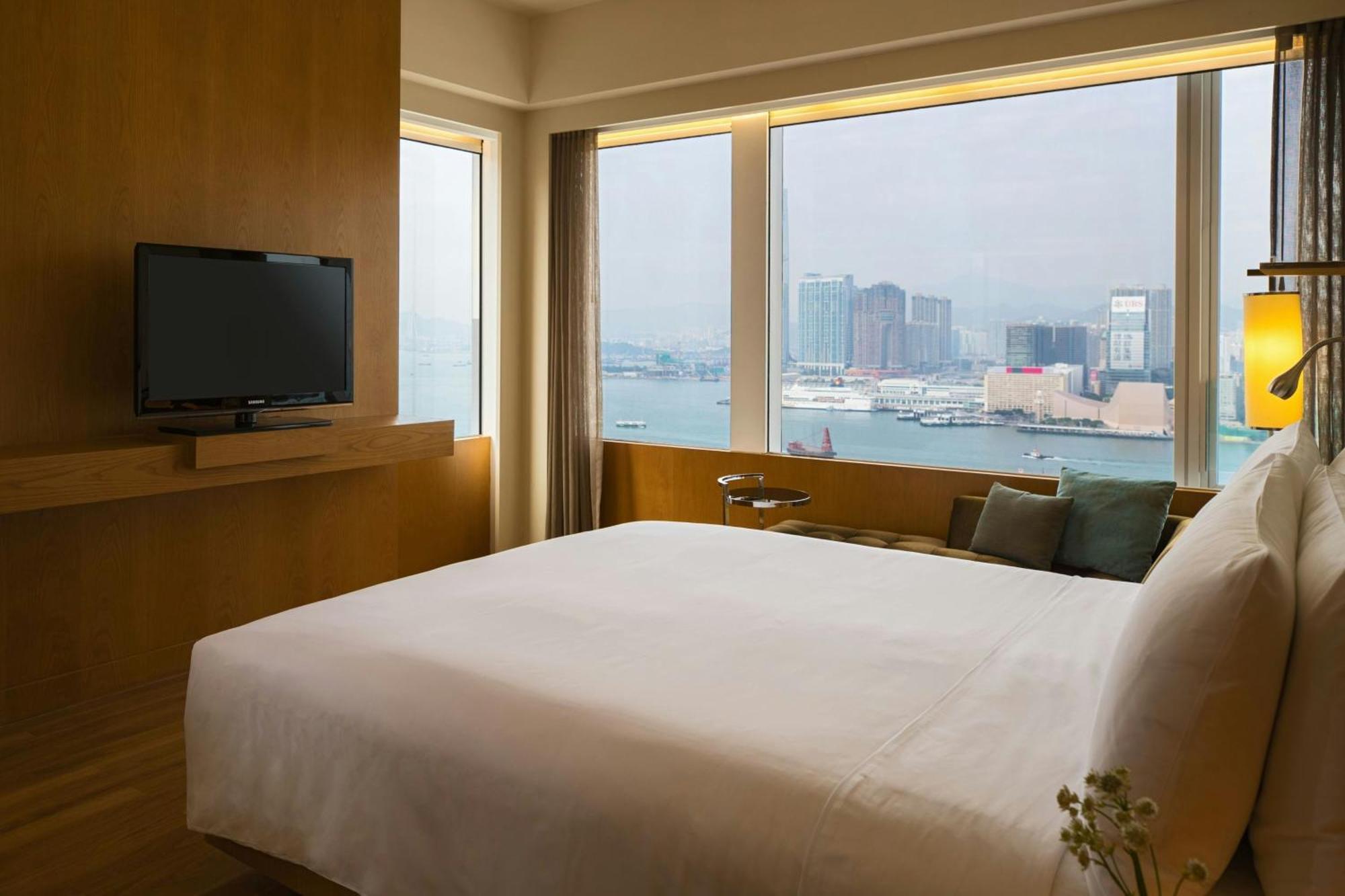Renaissance Hong Kong Harbour View Hotel Exterior photo