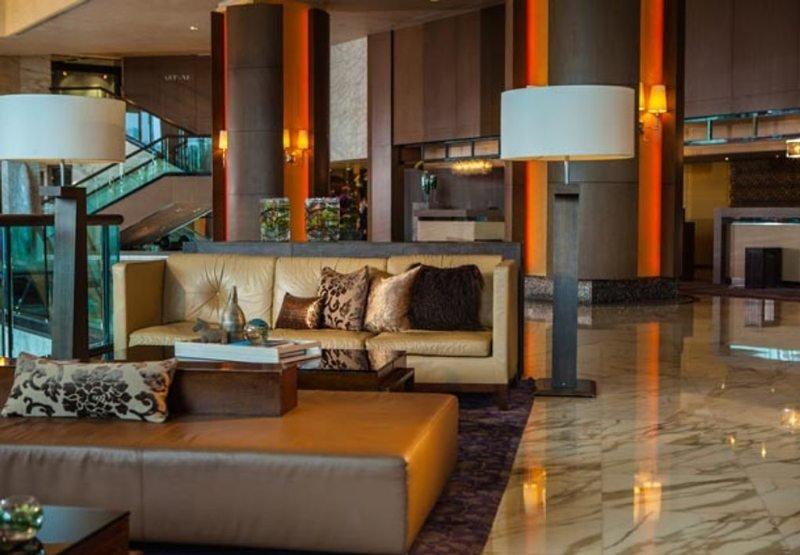Renaissance Hong Kong Harbour View Hotel Exterior photo The lobby of the hotel